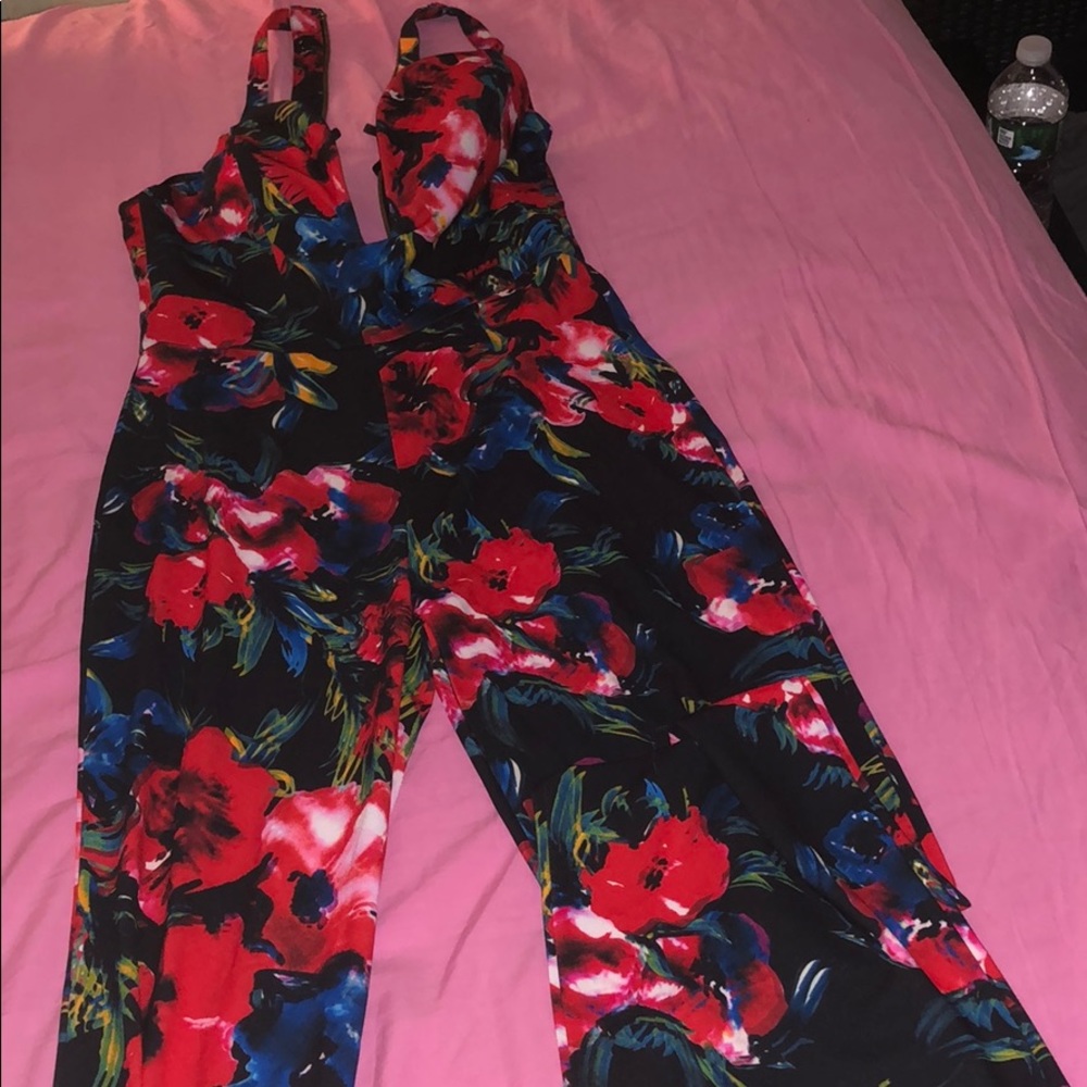 🌸FLORAL FORM FITTING PANTSUIT🌸